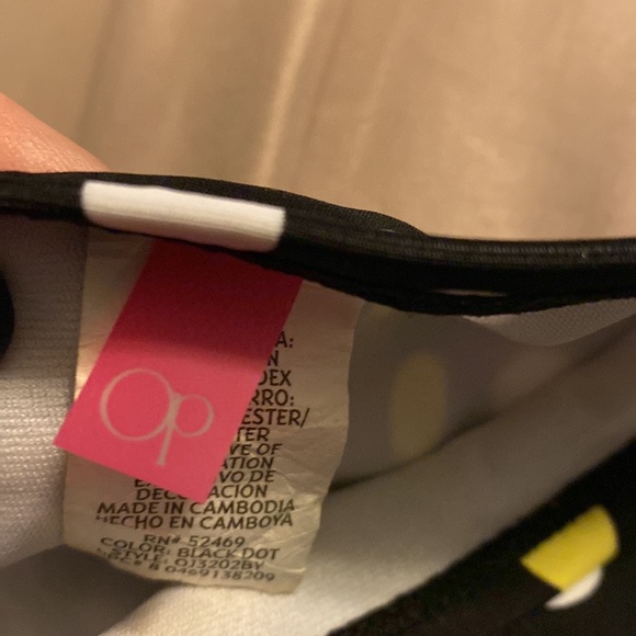 Very cute bikini! - Picture 6 of 7